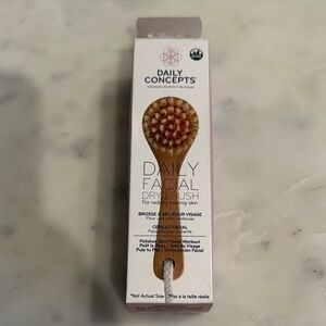 Daily Concepts Brown Facial Dry Brush